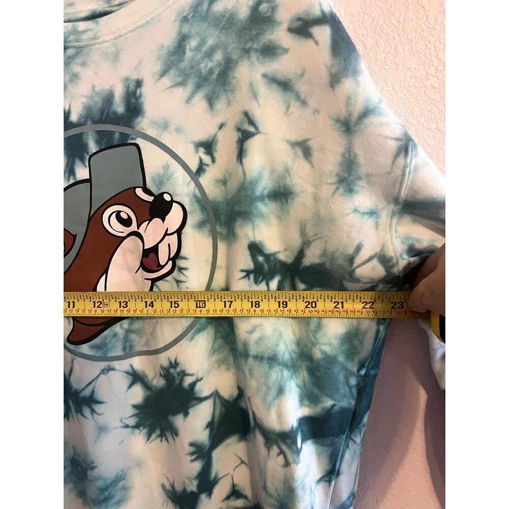 Buc-ee's Sweatshirt tie dye blue size M Beaver Women men Sweater pullover - Picture 4 of 8